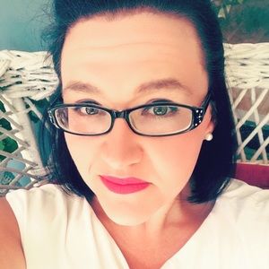 Meet your Posher, Caitlin